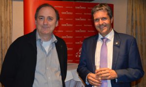 Eröffnung durch Turnierorganisator Bernhard Jehle (links) und Casino-Seefeld-Direktor Robert Frießer (rechts)