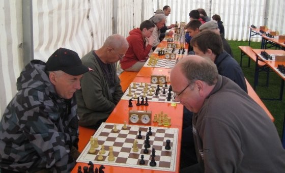 Sommerfest 2009: Schnellschach-Turnier in dicker Kleidung